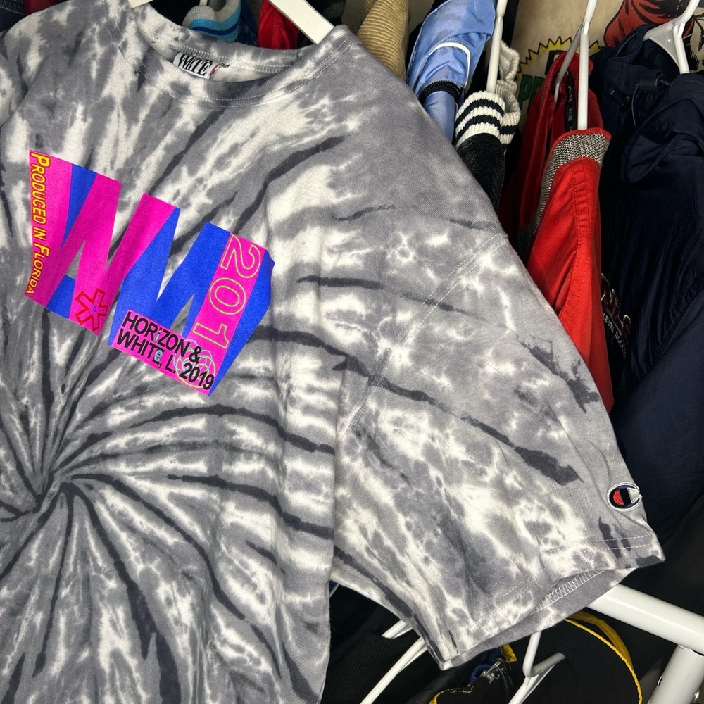 WHIT Gray Tie-Dye T-Shirt with Pink and Blue Graphic - Picture 3 of 6